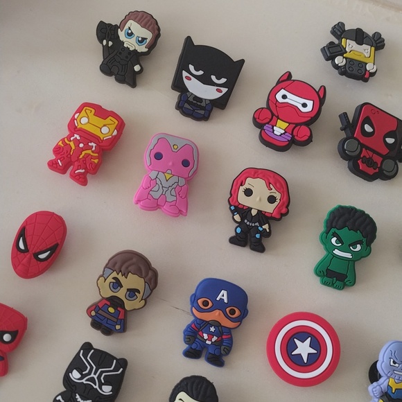 Croc chime lot of 31 superheroes - Picture 3 of 4